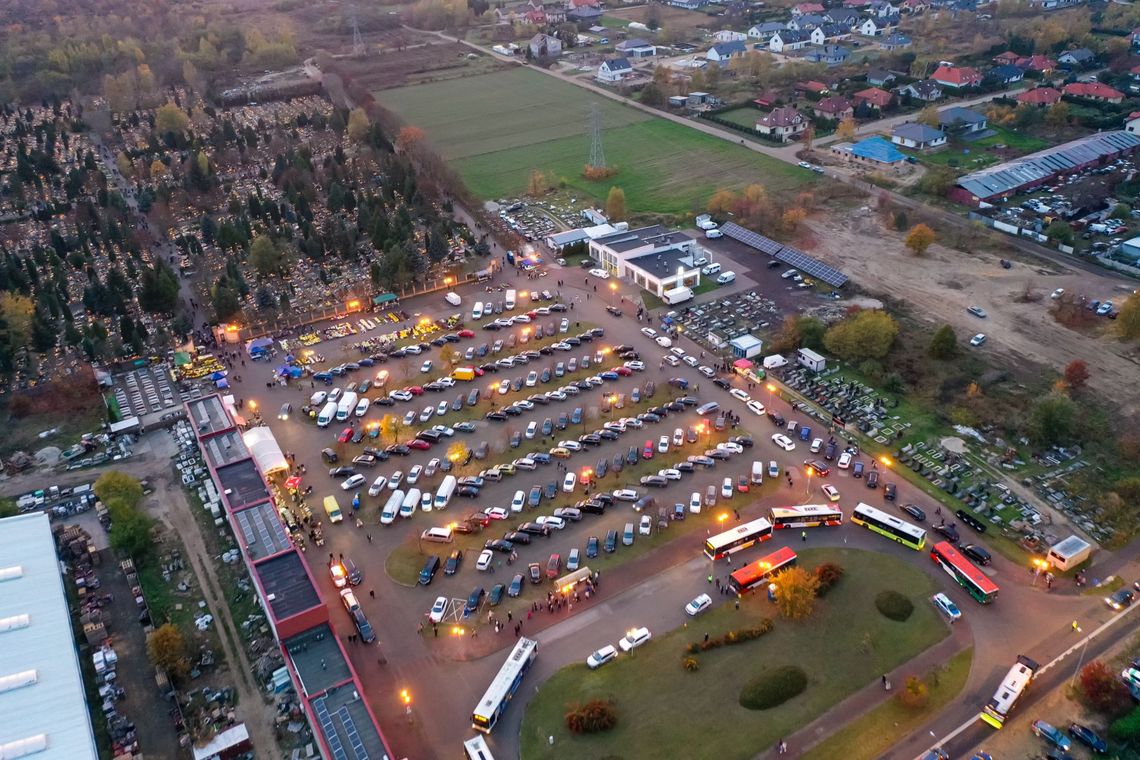 Darmowy transport dla seniorów po gorzowskim cmentarzu