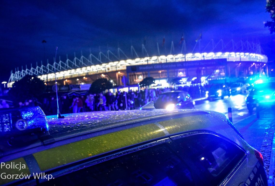 Derby żużlowe spokojne, ale później doszło do groźnej sytuacji