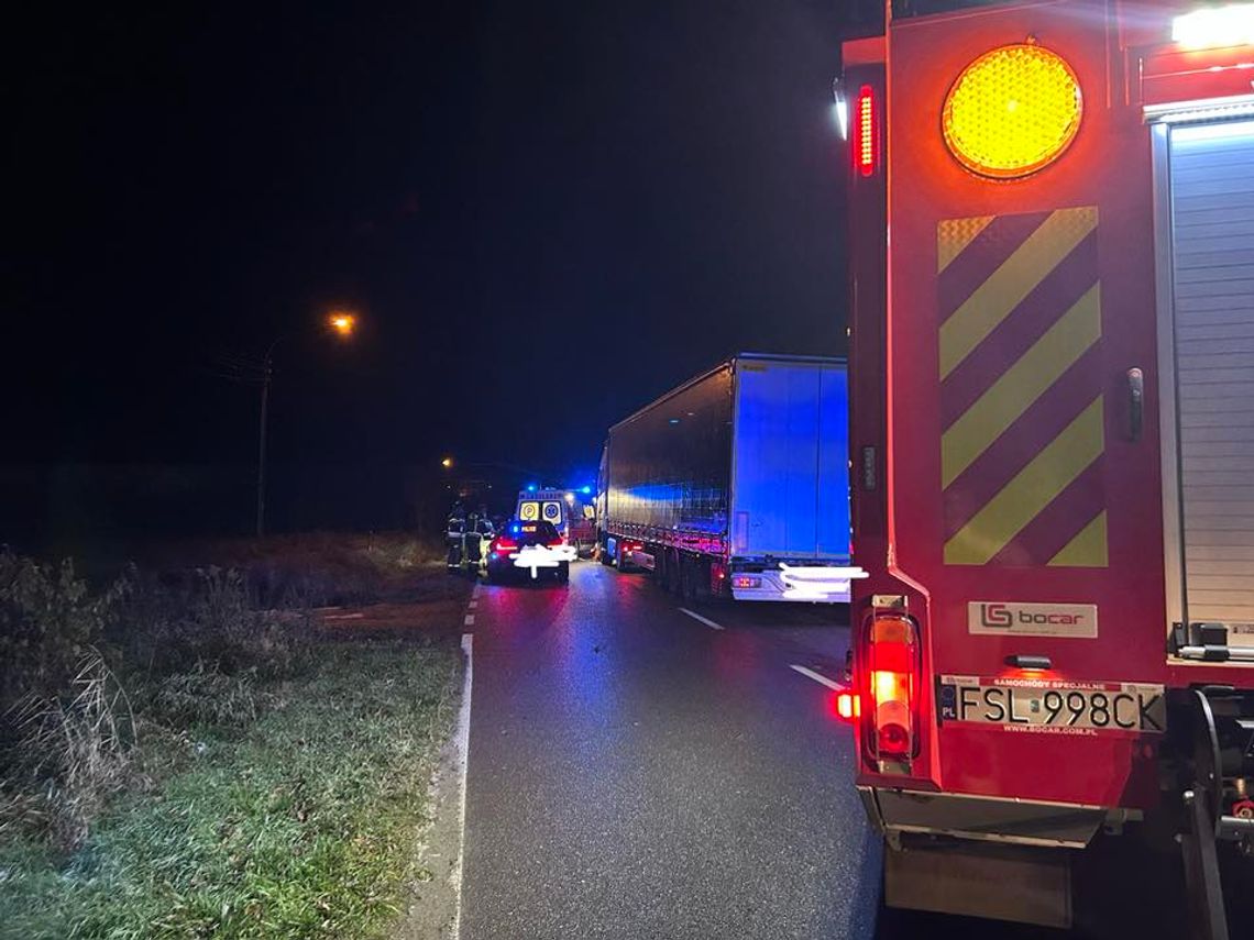 Dramatyczna akcja ratunkowa po potrąceniu mężczyzny przez ciężarówkę