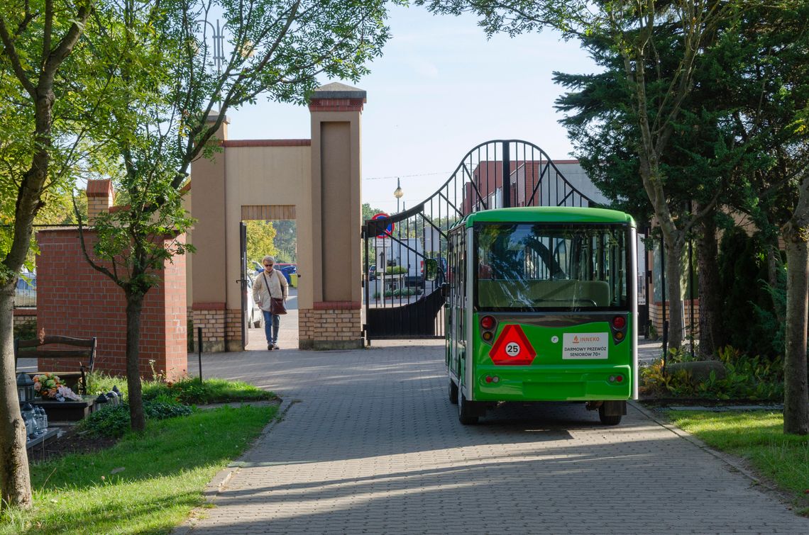 Duże zmiany na cmentarzu przed Wszystkimi Świętymi. Od tego dnia nie wjedziesz samochodem Duże zmiany na cmentarzu przed Wszystkimi Świętymi. Od tego dnia nie wjedziesz samochodem