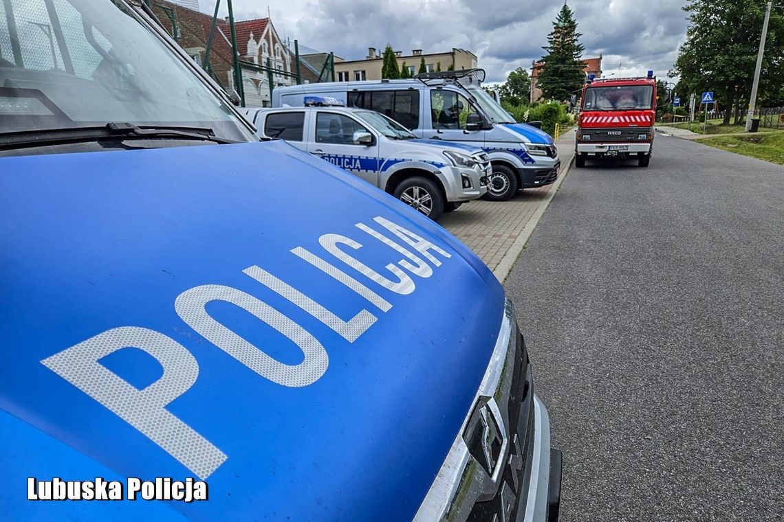 Dzielnicowy zareagował błyskawicznie. Dzięki niemu kobieta żyje