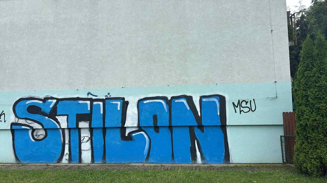 Gorzów zaklejony sprayem. Kibicowanie pomylone z wandalizmem