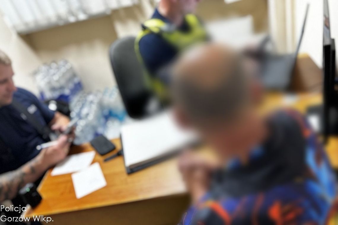 Gorzowska drogówka zatrzymała 53-latka. To, co wyszło w systemie, było szokujące Gorzowska drogówka zatrzymała 53-latka. To, co wyszło w systemie, było szokujące