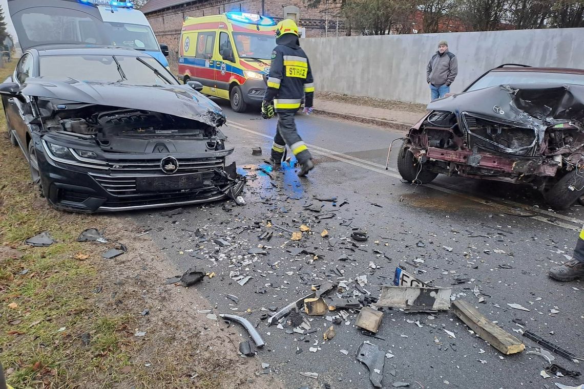 Groźny wypadek! Dwie osoby poszkodowane!