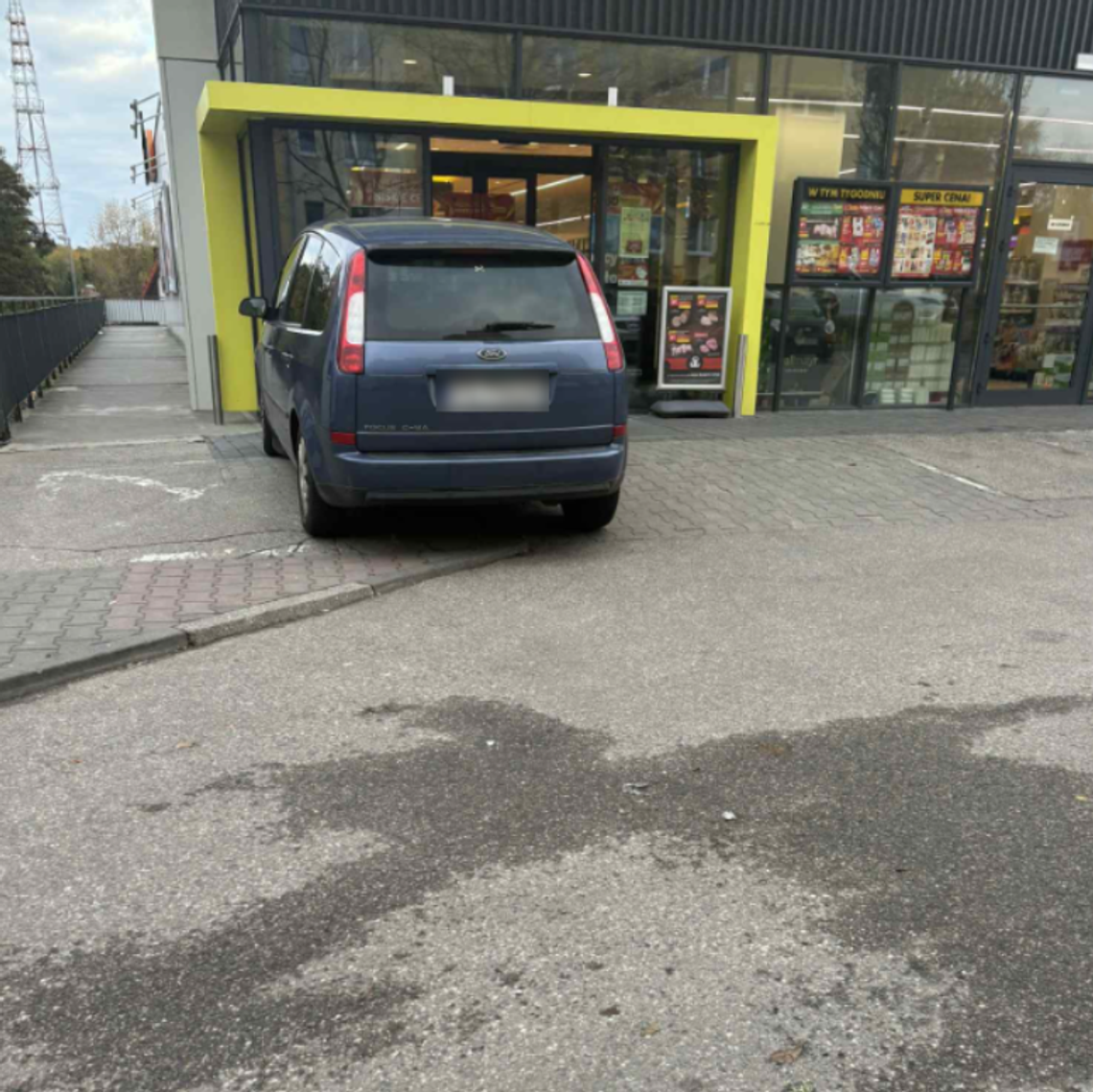 Janusze parkowania znów w akcji. Tym razem na Okólnej