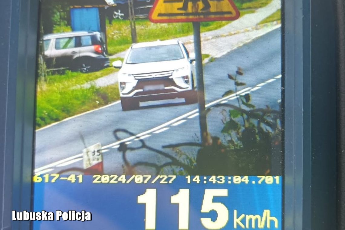 Jechał 115 km/h w terenie zabudowanym i przez przejście dla pieszych - poważne konsekwencje dla nieodpowiedzialnego kierowcy