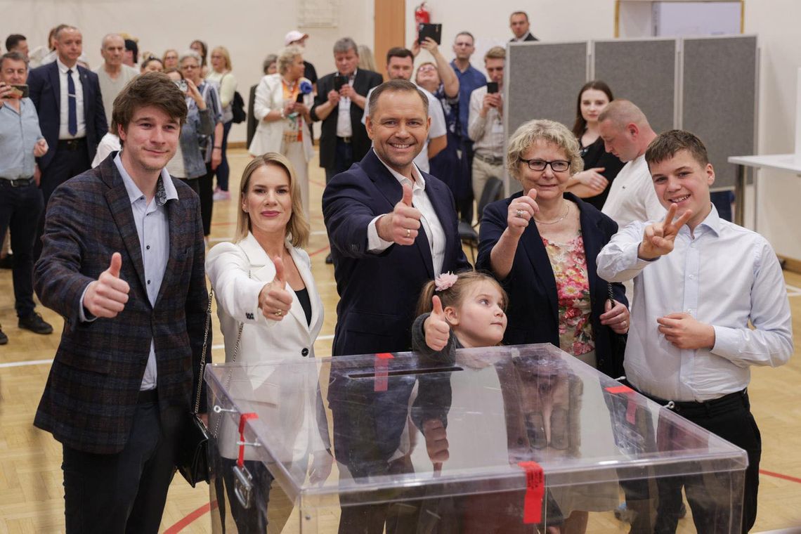 Karol Nawrocki wygrywa wybory prezydenckie 2025. Minimalna różnica głosów