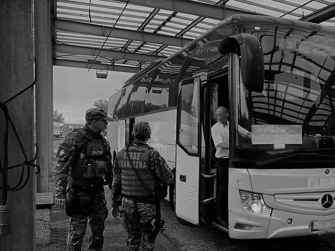 Kolejne zatrzymanie na granicy – dokument wzbudził podejrzenia Kolejne zatrzymanie na granicy – dokument wzbudził podejrzenia
