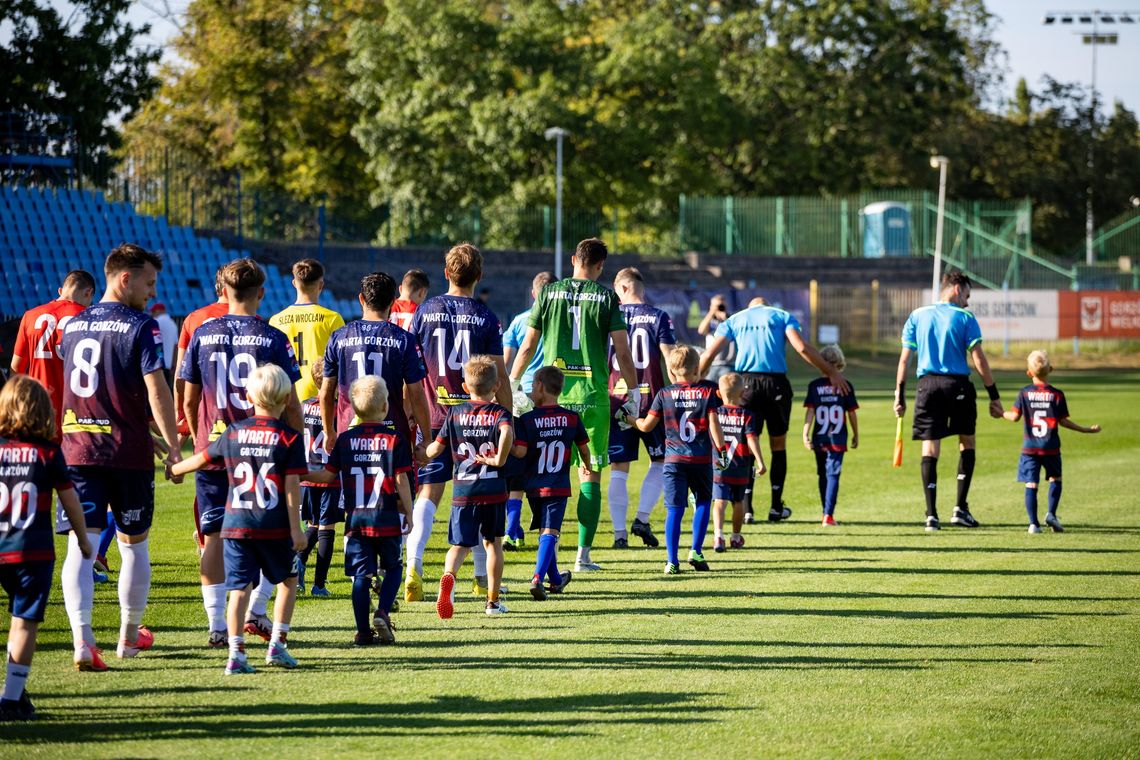 Liderująca Warta zagra na Śląsku