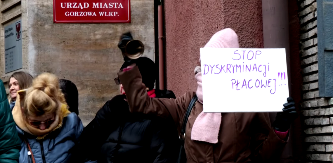 Miasto odpowiada na petycję pracowników oświaty. Zmiany w wynagrodzeniach pozostają w mocy