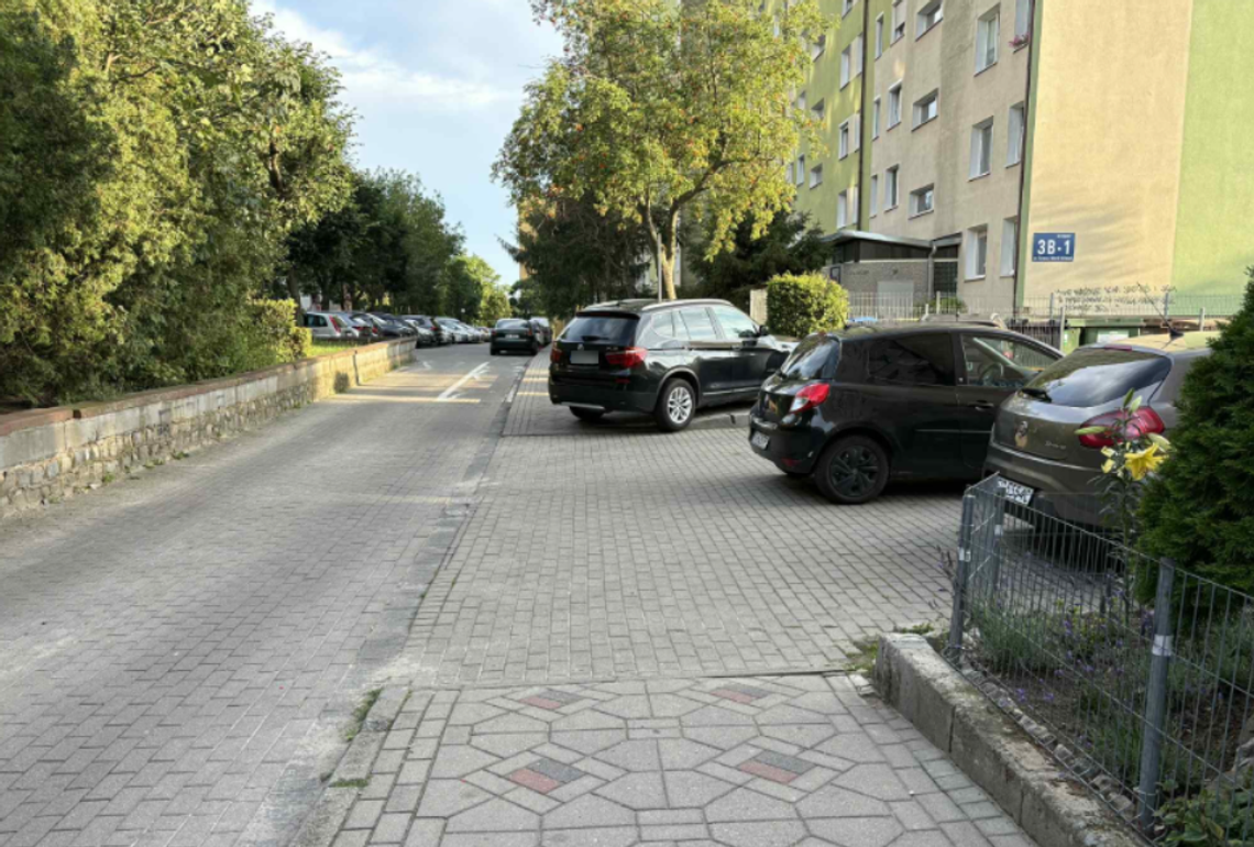 Mieszkańcy mają dość. Znów to samo miejsce, ten sam kierowca