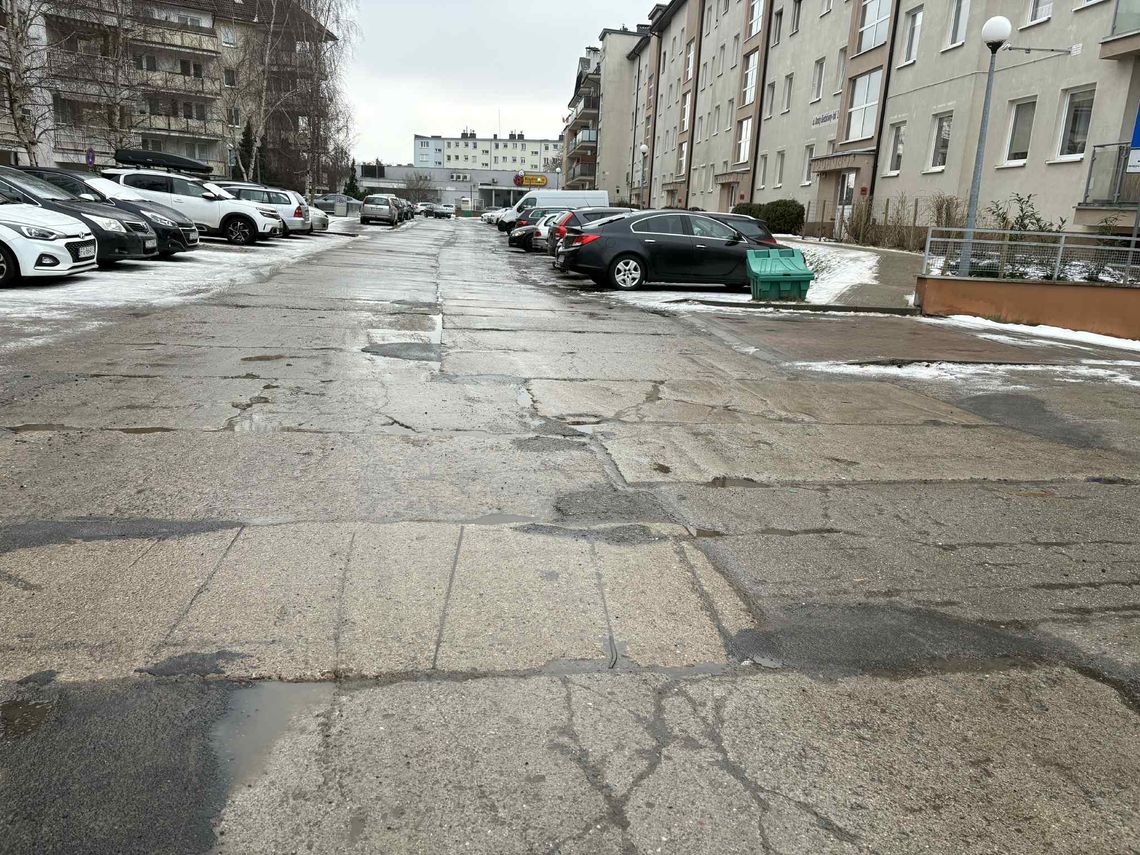 Mieszkańcy pytają o termin, urząd wskazuje warunek. Bez tego nie ruszą dalej