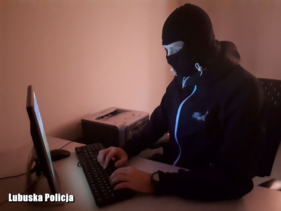 Mieszkańcy tracą oszczędności przez jeden kod. Policja ostrzega