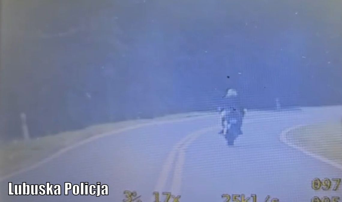 Motocyklista pędził przez miejscowość. Policja nie miała litości