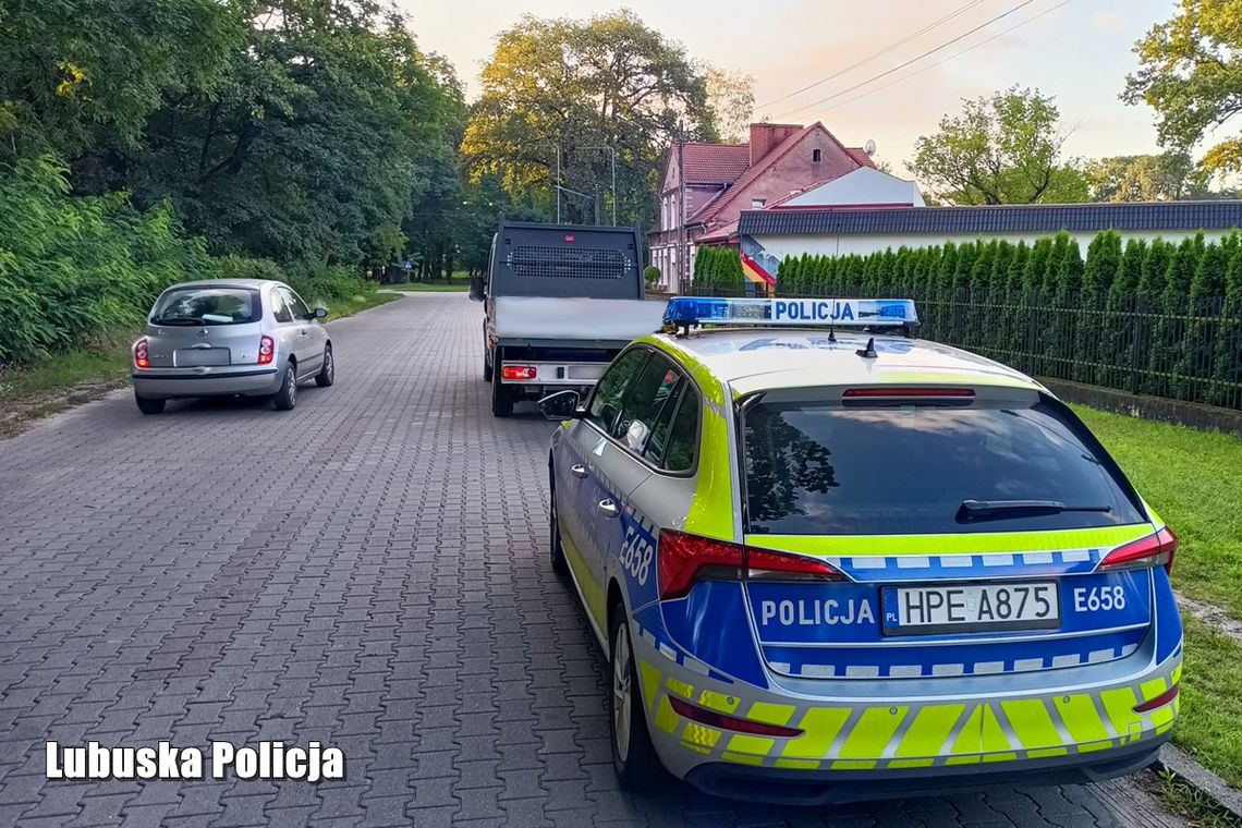 Na widok policjantów zawrócił… okazało się, że był nietrzeźwy