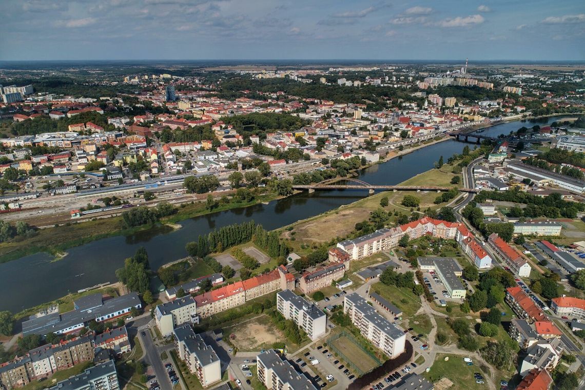 Nasze wypłaty są coraz mniej warte. Drożyzna skłania Polaków do zmiany pracy