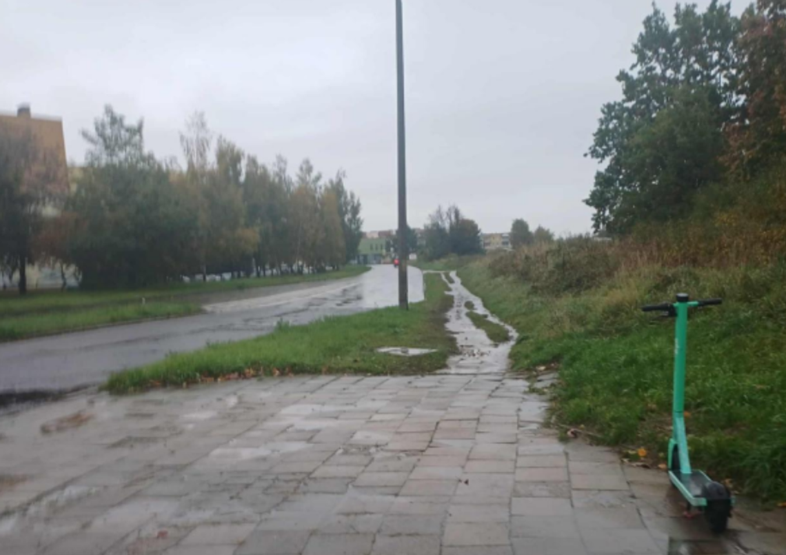 Nie ma chodnika, jest problem. Miasto odpowiada na zgłoszenia mieszkańców