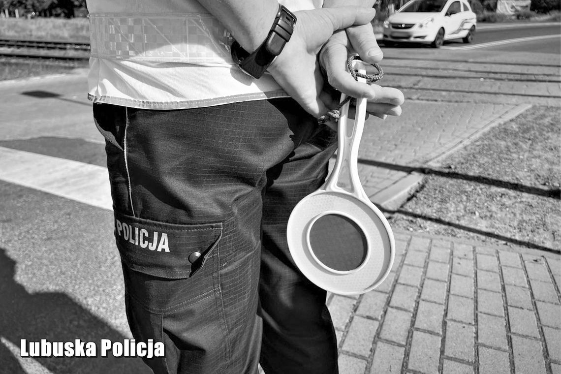 Nie ryzykuj życia na torach. Policja ostrzega przed tragedią na przejazdach kolejowych