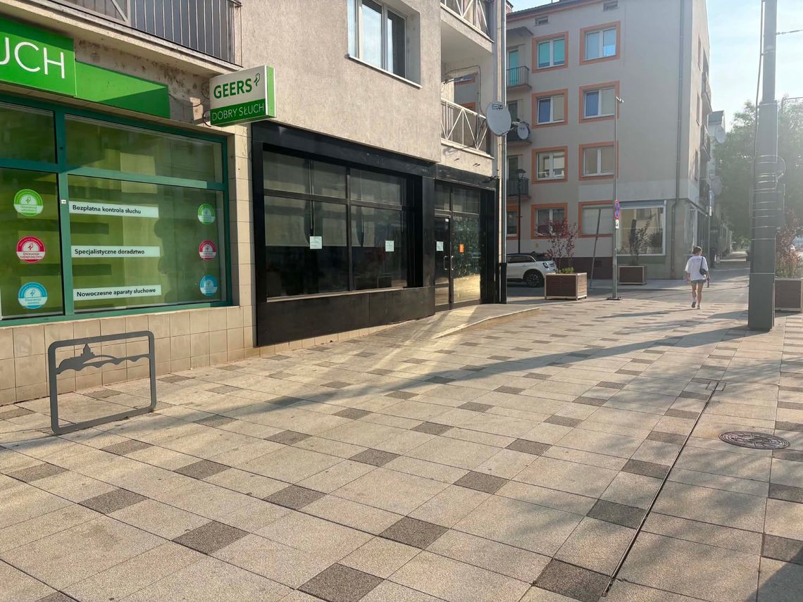 Niepokojący widok w centrum Gorzowa. Kolejny lokal szuka najemcy Niepokojący widok w centrum Gorzowa. Kolejny lokal szuka najemcy