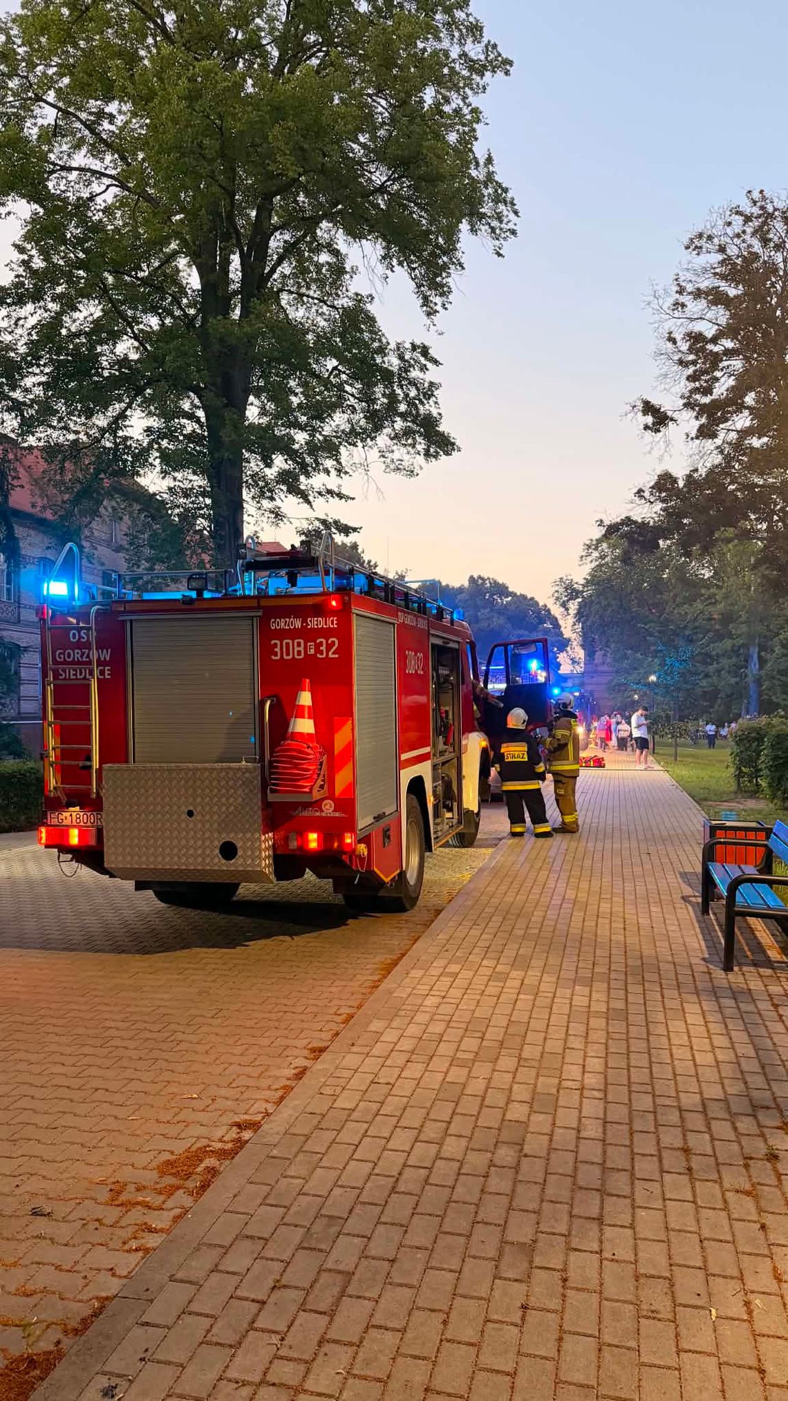 Nocna akcja służb w Gorzowie. Z DPS-u ewakuowano kilkadziesiąt osób