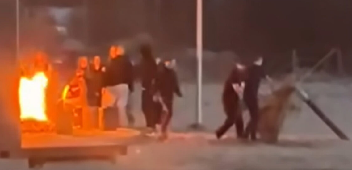 Nocny popis młodzieży nad jeziorem. Nagrania pokazują więcej, niż można się spodziewać