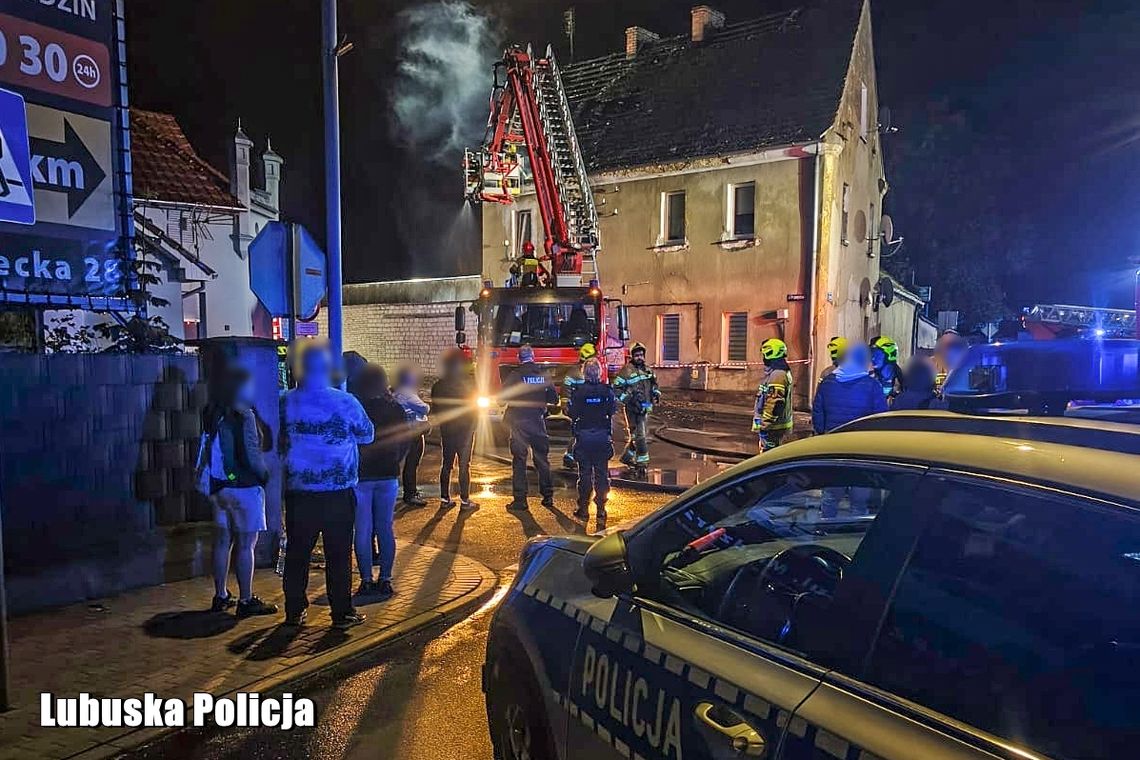 Nocny pożar postawił służby na nogi. Pięć osób trzeba było ewakuować Nocny pożar postawił służby na nogi. Pięć osób trzeba było ewakuować