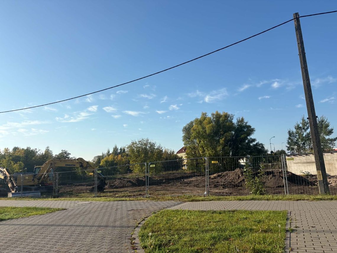 Nowy park handlowy w Gorzowie coraz bliżej. Na teren wjechały koparki