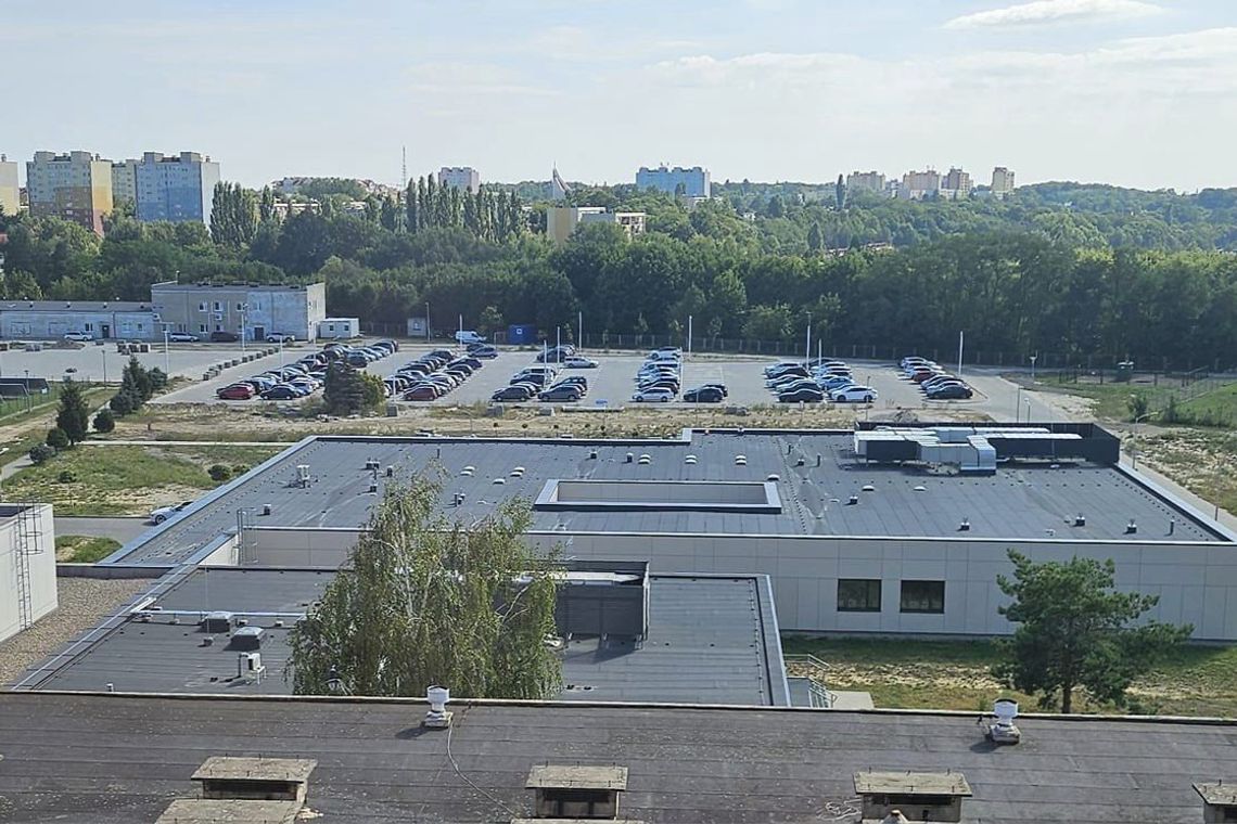 Nowy parking szpitalny już otwarty! 450 miejsc postojowych ułatwi dojazd do poradni i oddziałów