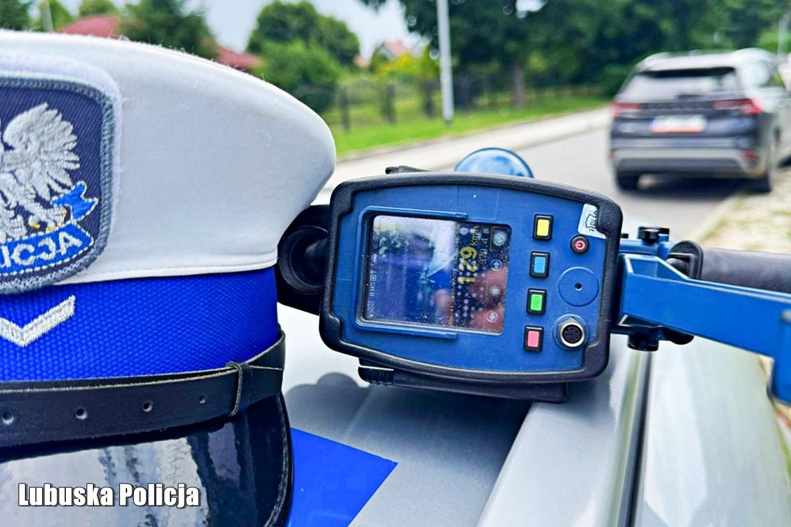 Pędził prawie 130 km/h w terenie zabudowanym. Stracił prawo jazdy