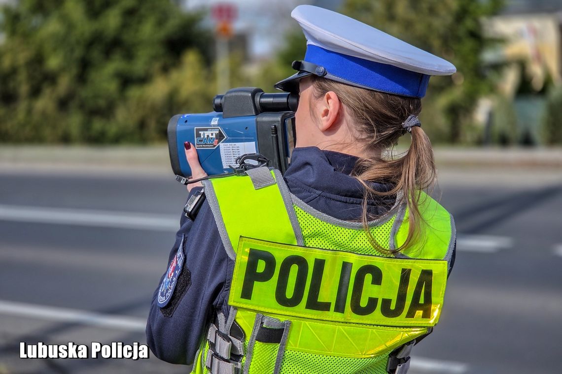 Pędził przez miasto, jakby nie było ograniczeń. Policjanci byli bezlitośni