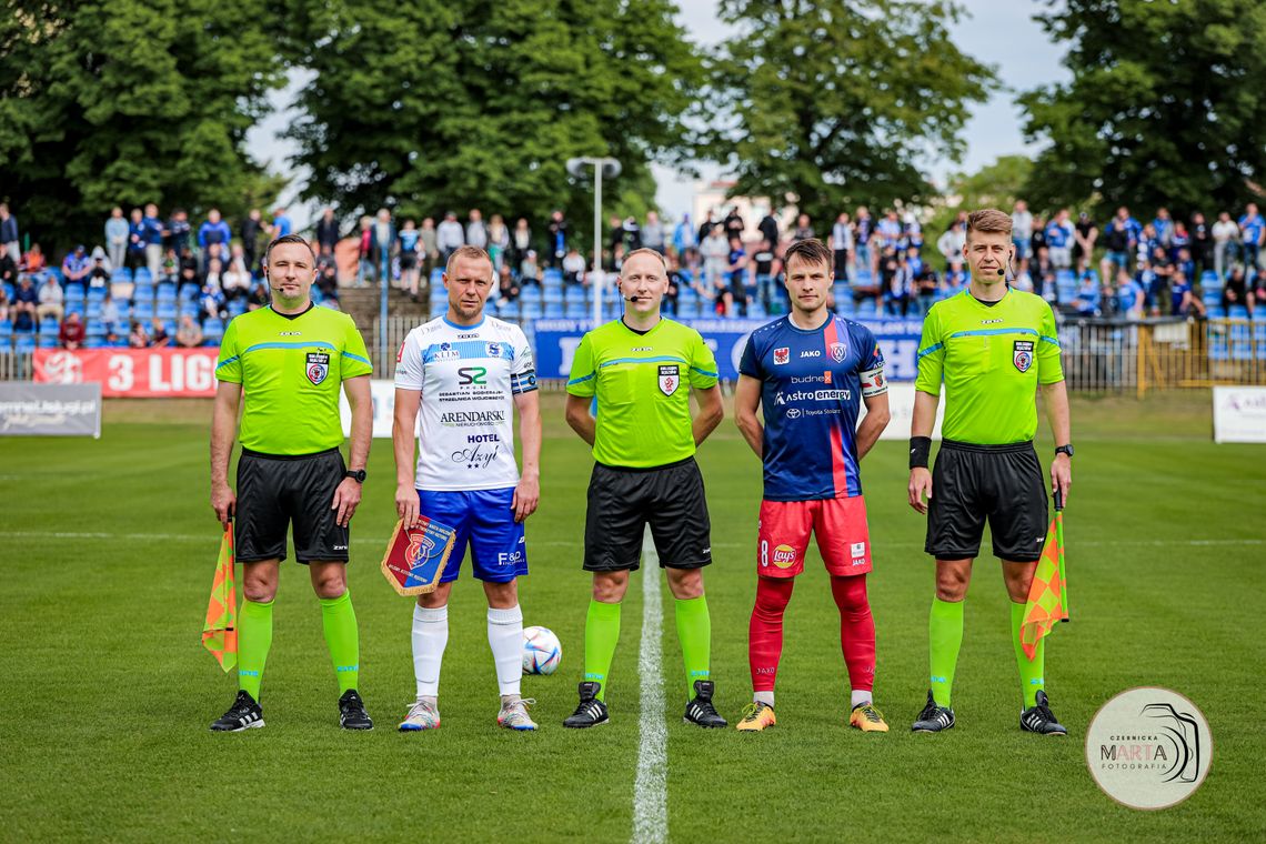 Piłkarskie derby na remis