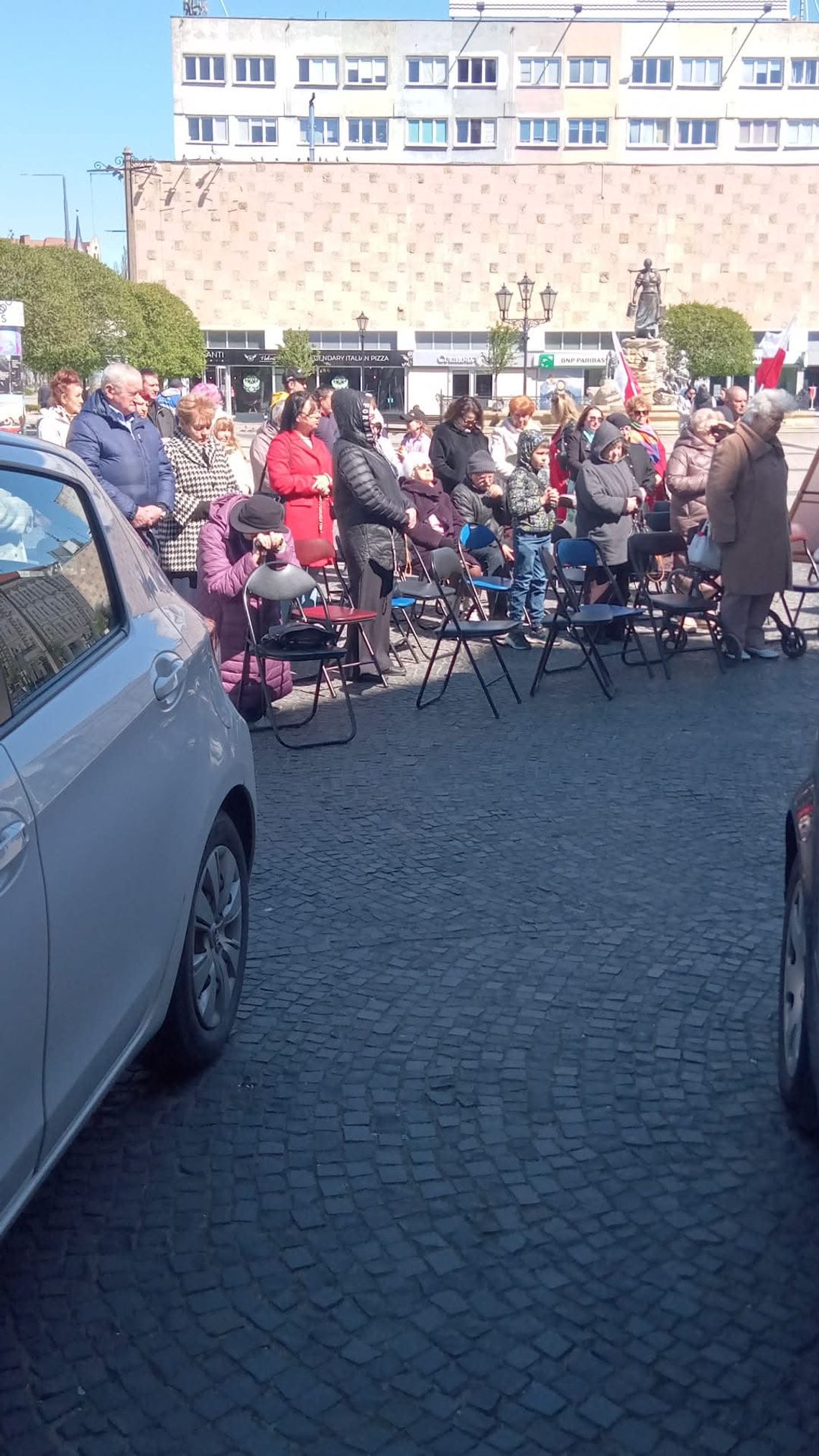 Pod katedrą znów odbędzie się zgromadzenie wiernych Pod katedrą znów odbędzie się zgromadzenie wiernych