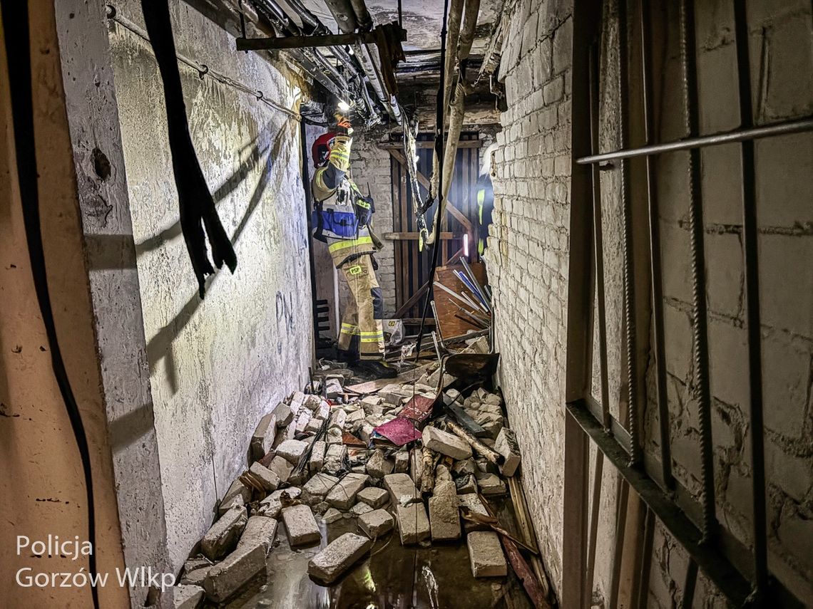 Policja bada przyczyny wybuchu w bloku przy Wróblewskiego w Gorzowie
