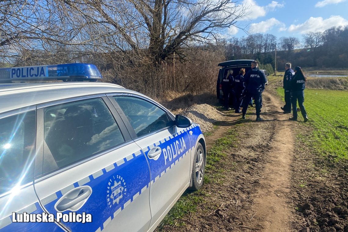 Policja nie przerywa poszukiwań 20-latka. W akcji są kolejne siły i sprzęt