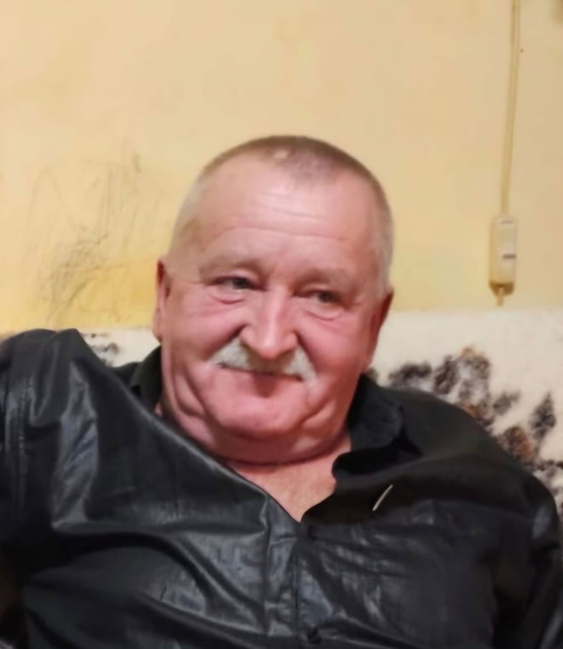 Policja prowadzi poszukiwania 65-latka. Wyjechał z domu samochodem Policja prowadzi poszukiwania 65-latka. Wyjechał z domu samochodem