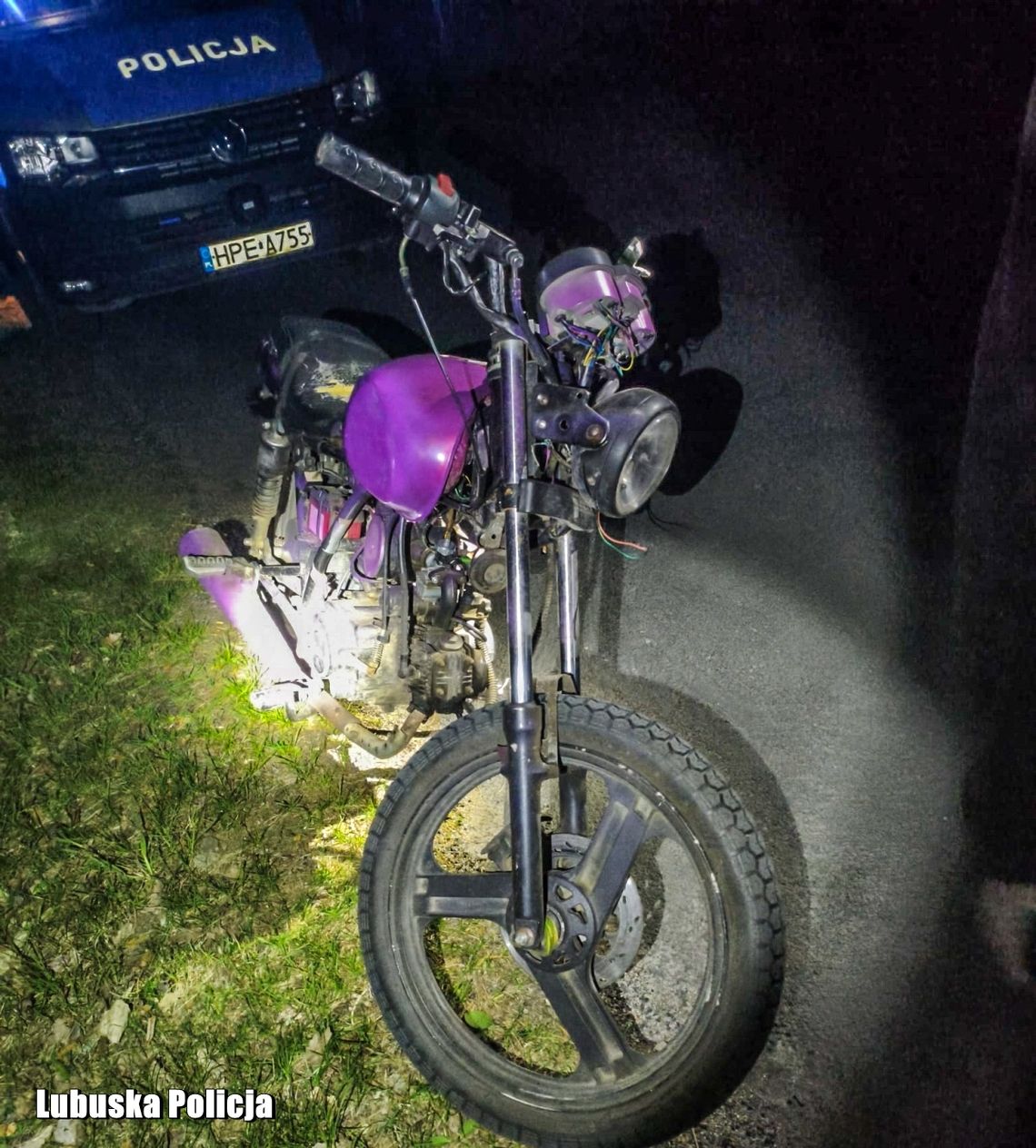 Policjanci zatrzymali motorower. Lista wykroczeń okazała się długa