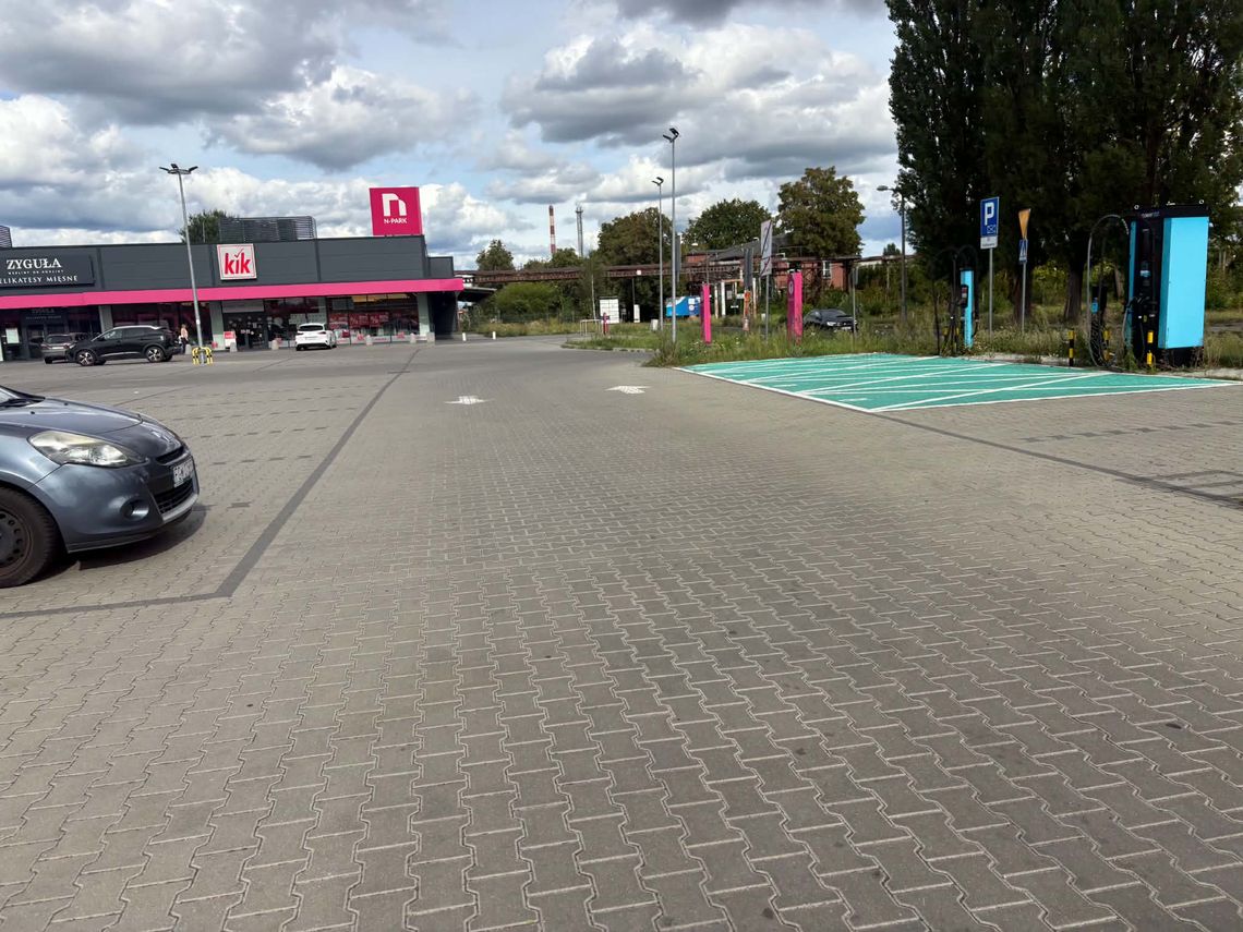 Popularny sklep znika z parku handlowego w Gorzowie. Na witrynie pojawił się komunikat Popularny sklep znika z parku handlowego w Gorzowie. Na witrynie pojawił się komunikat
