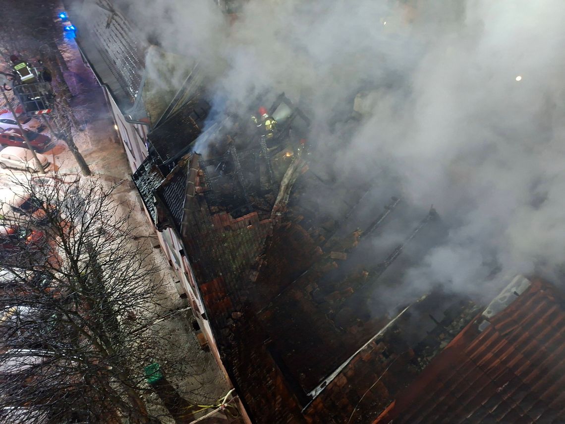 Pożar budynku w Gorzowie. Trwa akcja służb i pomoc dla mieszkańców