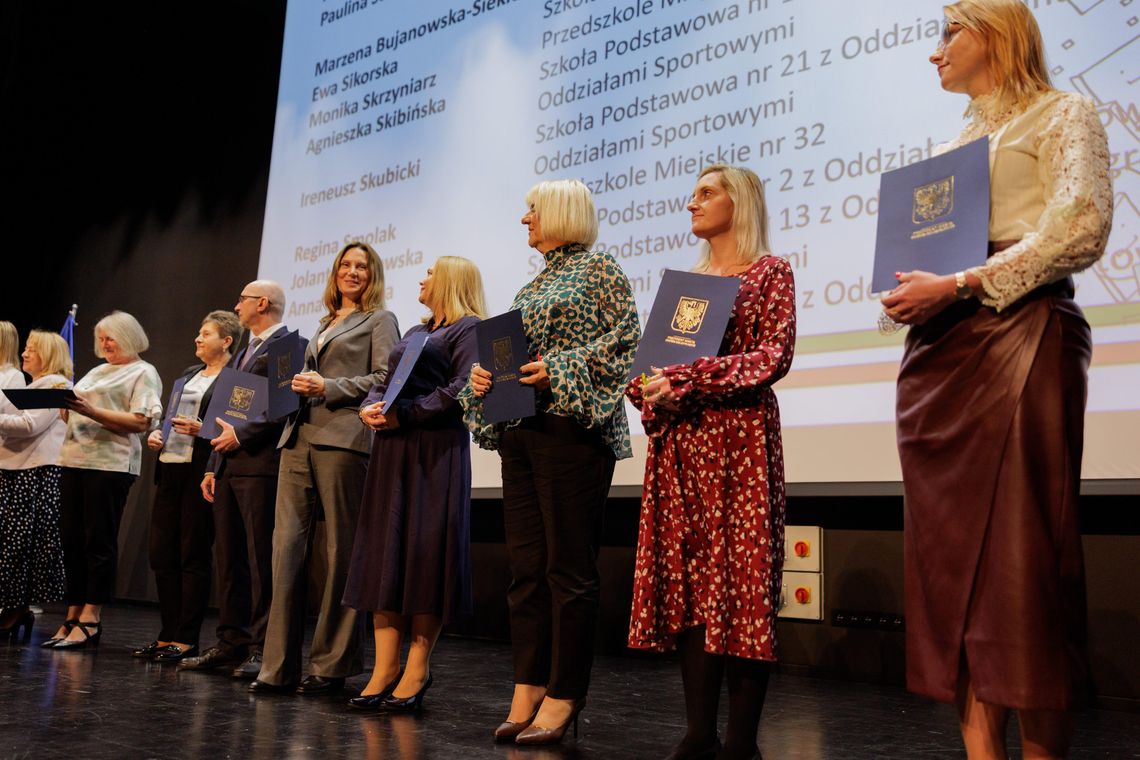 Prezydent Gorzowa nagrodził nauczycieli i dyrektorów. Nie zabrakło trudnych tematów
