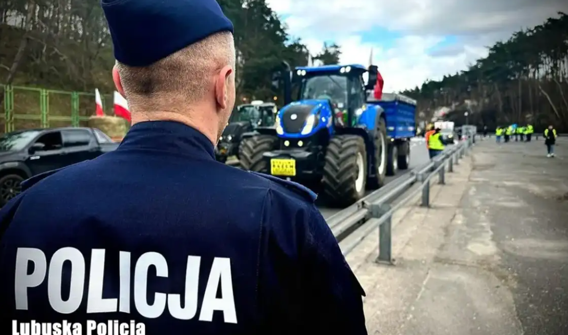 Protest rolników na S3. Kierowcy muszą liczyć się z utrudnieniami Protest rolników na S3. Kierowcy muszą liczyć się z utrudnieniami