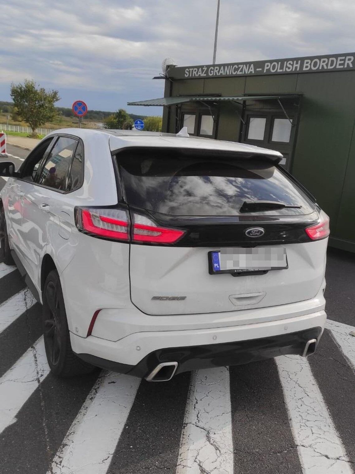 Prowadził skradzione auto, nie miał prawa jazdy i był pod wpływem