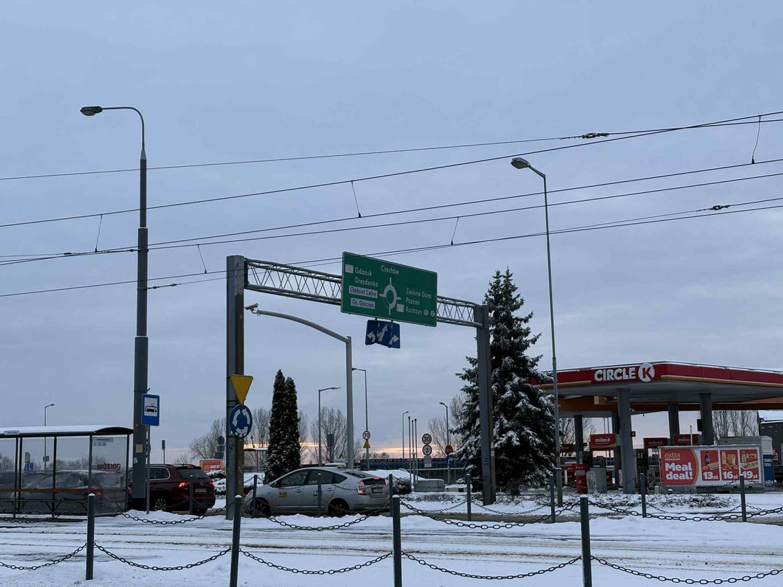 Rondo w Gorzowie z błędnym oznakowaniem? Kierowcy są zdezorientowani