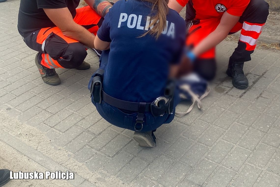 Seniorka potrzebowała pomocy. Policjantki zareagowały natychmiast