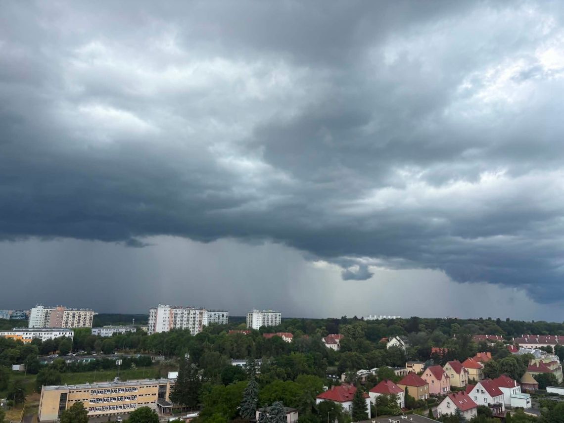 Seniorzy mogą być szczególnie narażeni. Rzecznik wydał pilny komunikat Seniorzy mogą być szczególnie narażeni. Rzecznik wydał pilny komunikat
