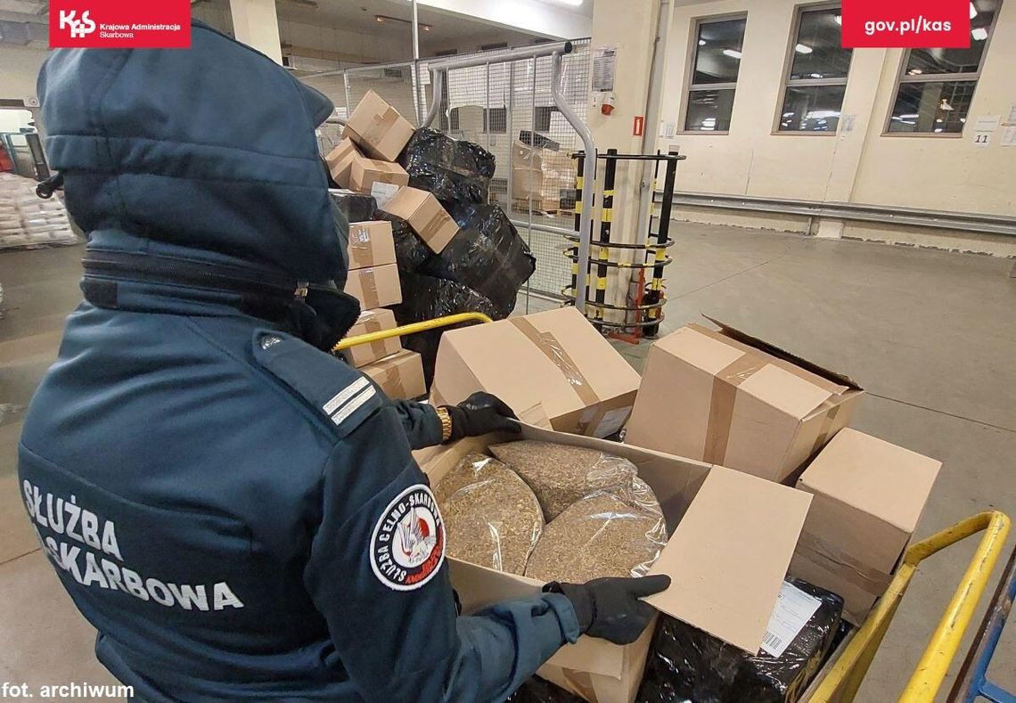 Setki podejrzanych paczek i poważne konsekwencje dla budżetu Setki podejrzanych paczek i poważne konsekwencje dla budżetu