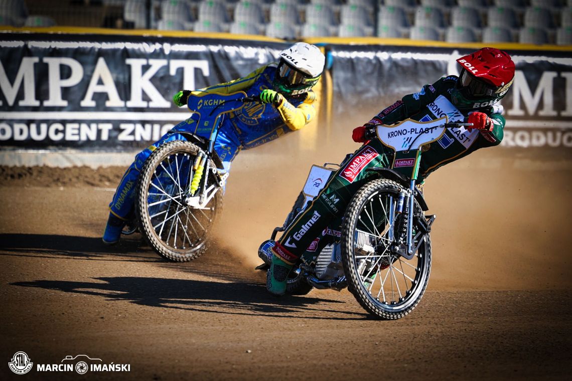 Stal zmienia strategię transferową. W grze nowy kandydat na lidera