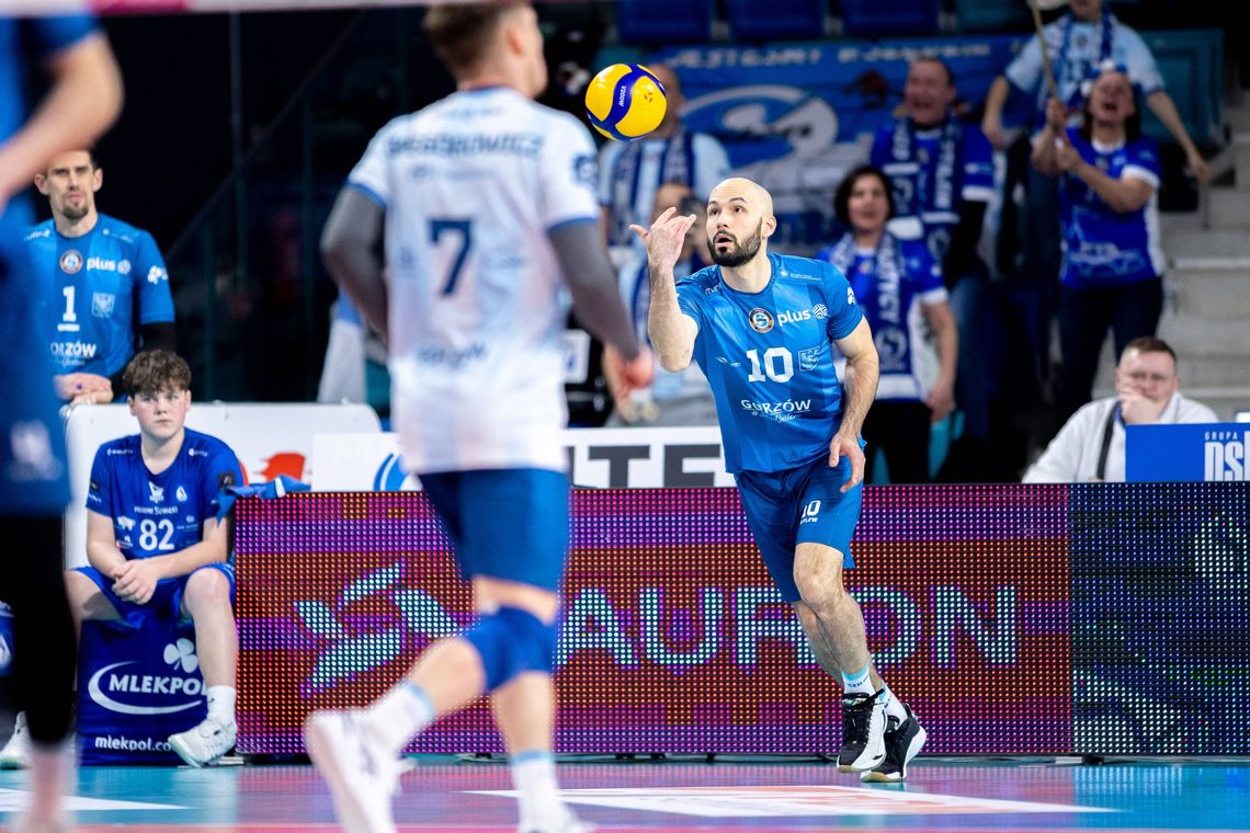 Stilon szybko przegrał na swoim parkiecie z AZS-em Olsztyn