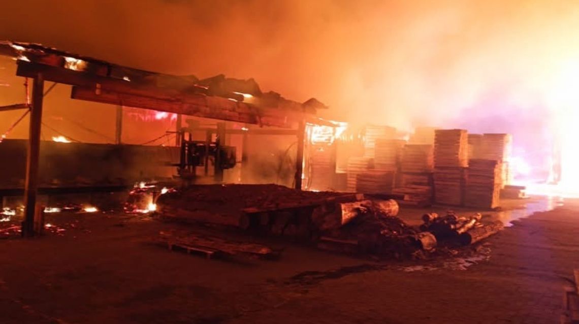 Stracili wszystko, co budowali przez lata. Pożar zniszczył rodzinny tartak