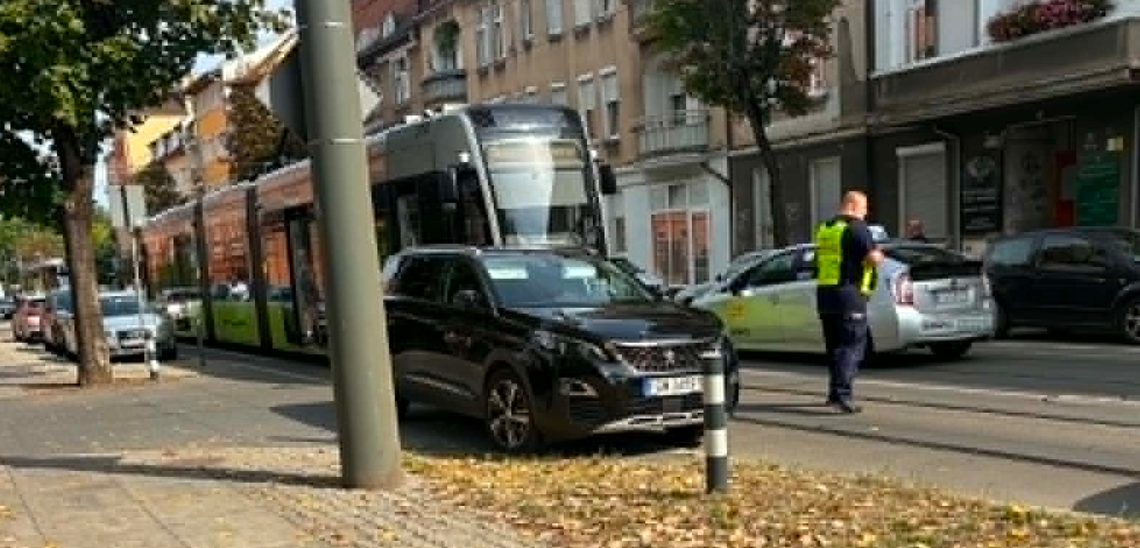 Tak wygląda parkowanie bez wyobraźni. W Gorzowie wszystko stanęło Tak wygląda parkowanie bez wyobraźni. W Gorzowie wszystko stanęło