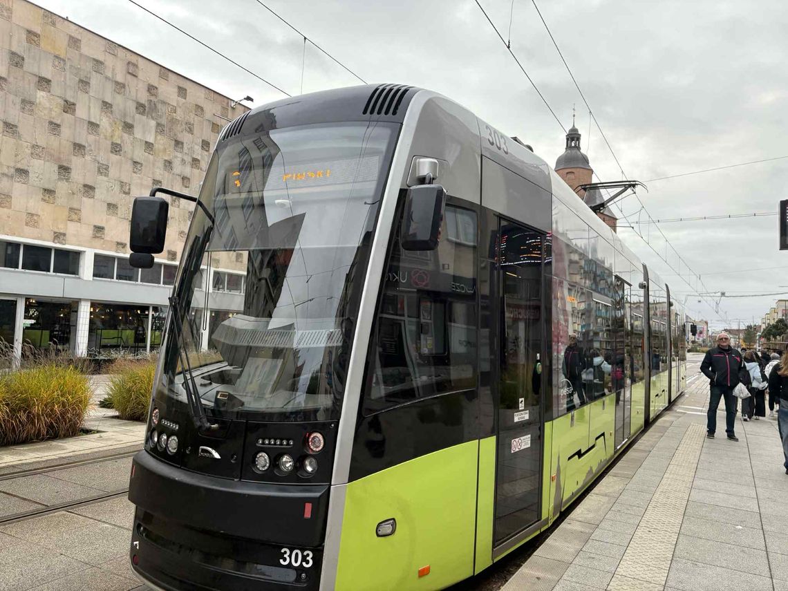 Tramwaj z niespodzianką na torach Gorzowa. To niecodzienna akcja z Poznania Tramwaj z niespodzianką na torach Gorzowa. To niecodzienna akcja z Poznania